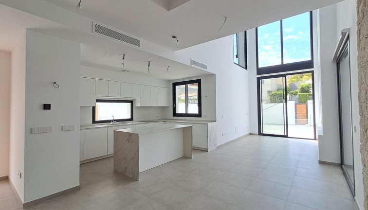 Uudistuotanto - Erillistalo - Alfaz del Pi - Albir