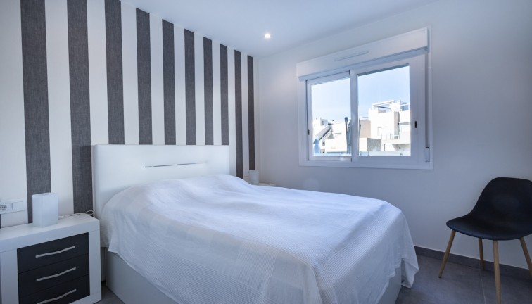 Reventa - Bungalow - Torrevieja - Aguas Nuevas