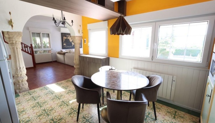 Resale - Chalet - Orihuela Costa - Villamartín