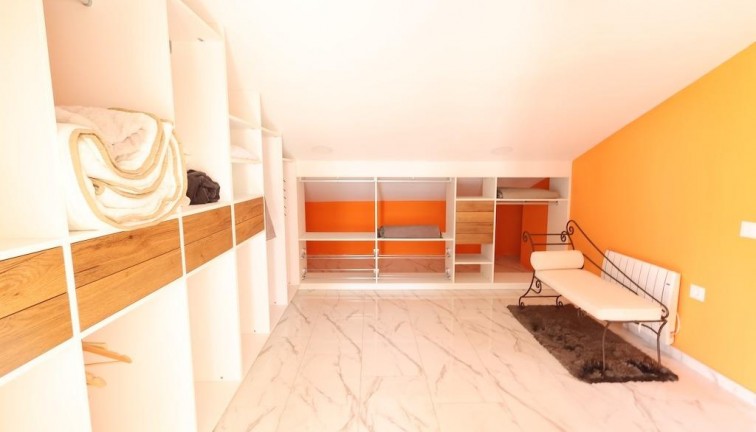 Resale - Chalet - Orihuela Costa - Villamartín