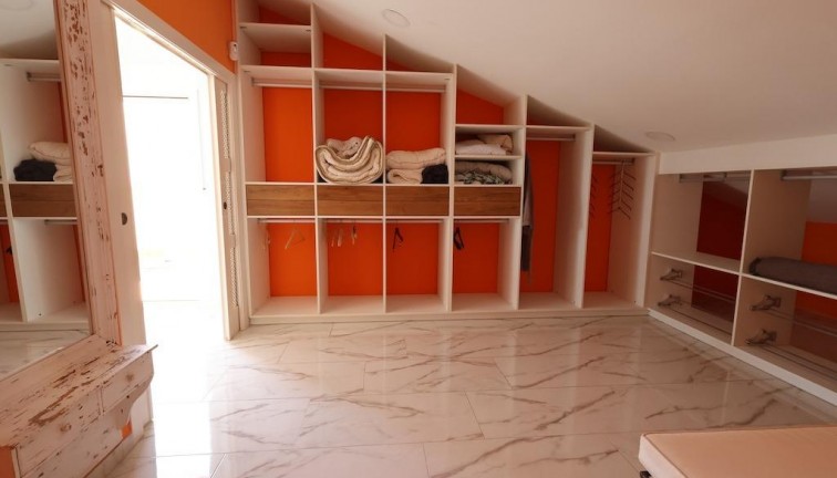 Resale - Chalet - Orihuela Costa - Villamartín