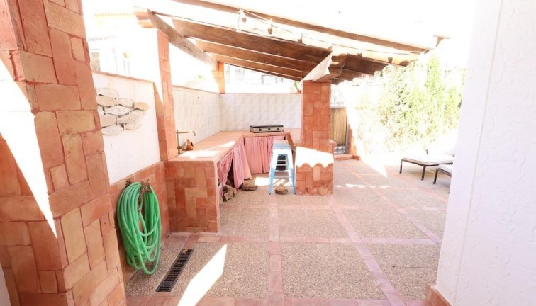 Resale - Chalet - Orihuela Costa - Villamartín