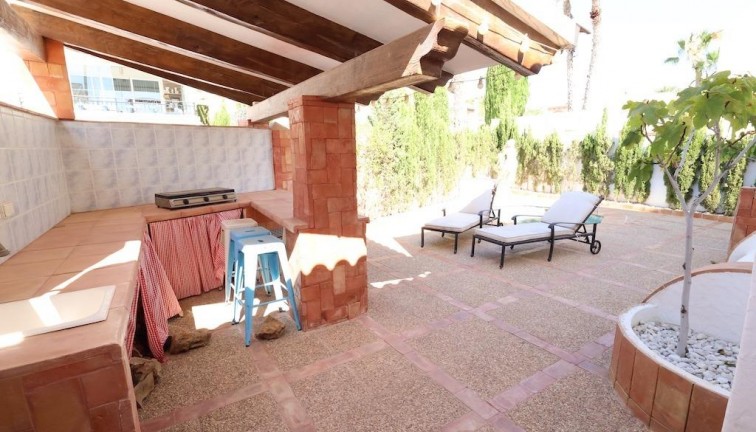 Resale - Chalet - Orihuela Costa - Villamartín