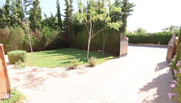 Resale - Chalet - Orihuela Costa - Villamartín