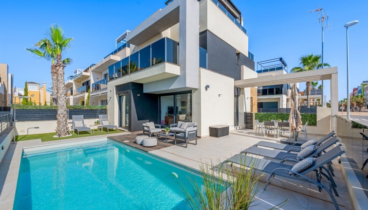 Resale - Chalet - Orihuela Costa - Lomas de Cabo Roig