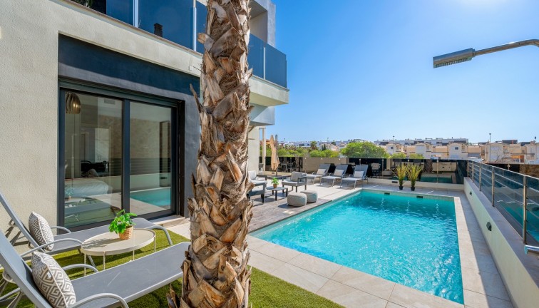 Resale - Chalet - Orihuela Costa - Lomas de Cabo Roig