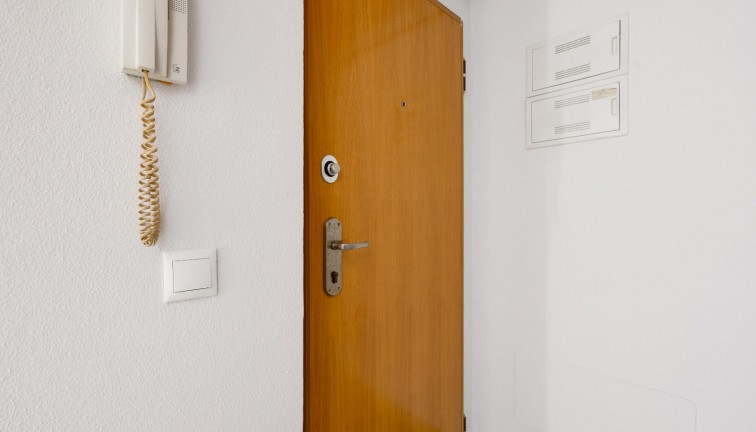 Jälleenmyynti - Asunto - Torrevieja