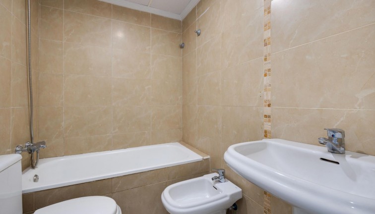 Jälleenmyynti - Asunto - Torrevieja