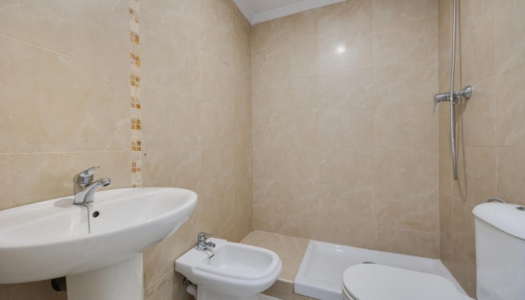 Jälleenmyynti - Asunto - Torrevieja