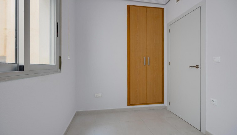Jälleenmyynti - Asunto - Torrevieja