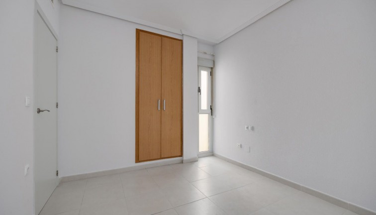 Jälleenmyynti - Asunto - Torrevieja