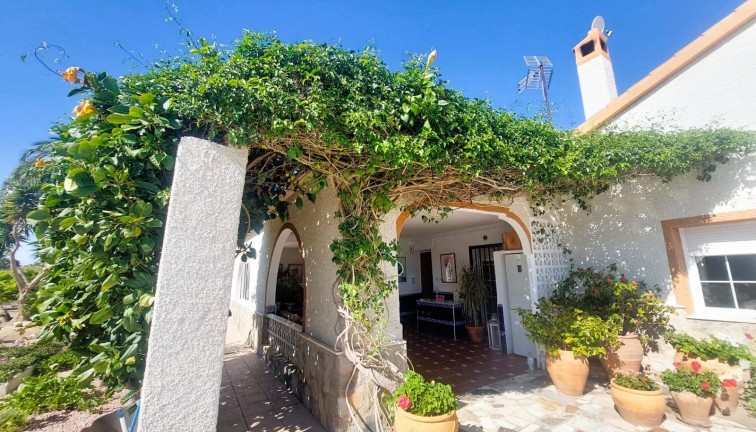 Resale - FincaCountry House - La Marina