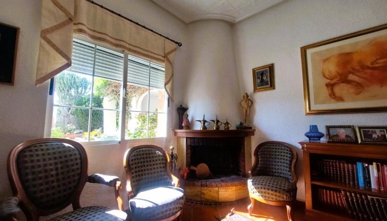 Resale - FincaCountry House - La Marina