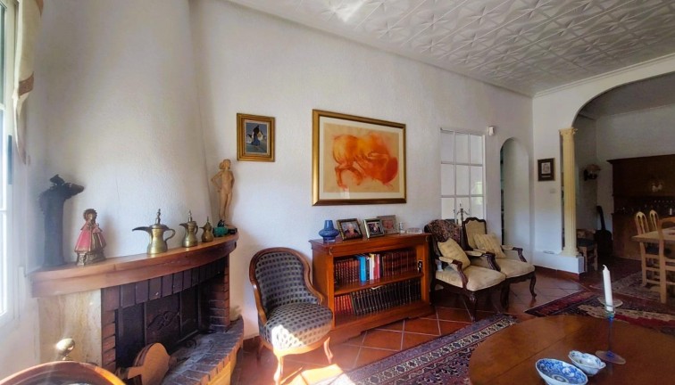 Resale - FincaCountry House - La Marina