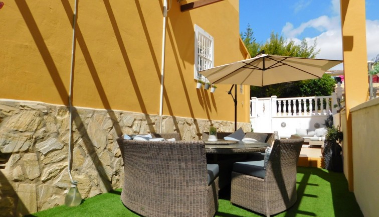 Resale - Chalet - Orihuela Costa - Villamartín