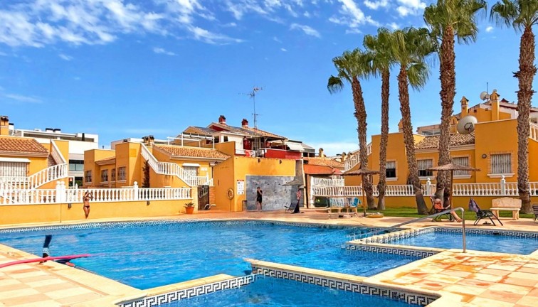 Reventa - Casa adosada - Torrevieja - La Siesta