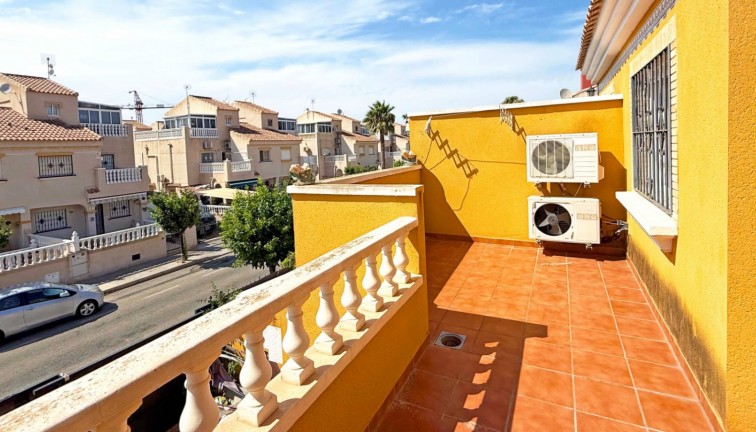 Reventa - Casa adosada - Torrevieja - La Siesta
