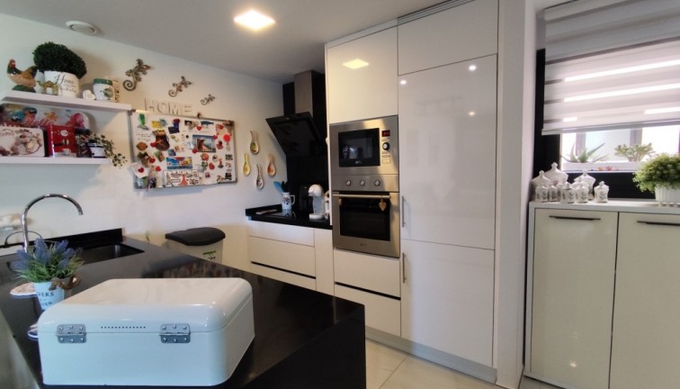 Resale - Apartment - Orihuela Costa