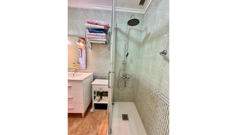 Jälleenmyynti - Asunto - Ylimmän kerroksen asunto - Torrevieja