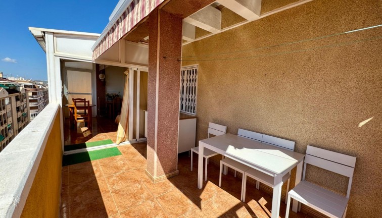 Jälleenmyynti - Asunto - Ylimmän kerroksen asunto - Torrevieja
