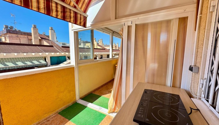 Jälleenmyynti - Asunto - Ylimmän kerroksen asunto - Torrevieja