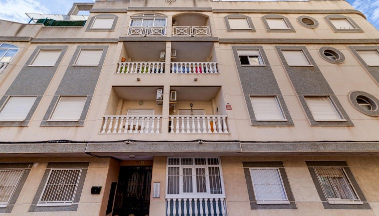 Jälleenmyynti - Asunto - Torrevieja