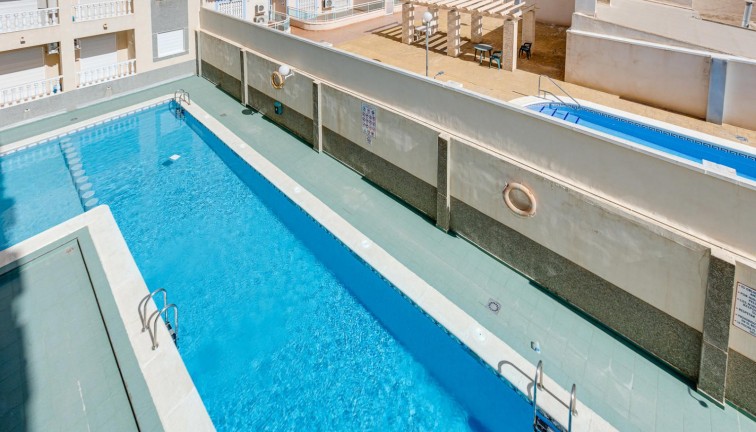 Jälleenmyynti - Asunto - Torrevieja