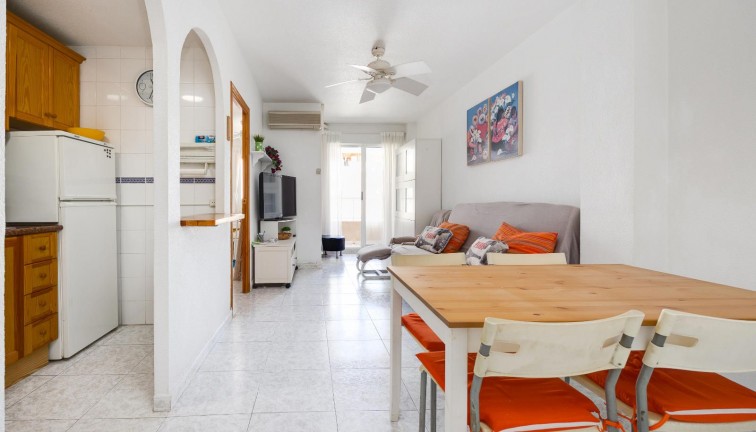 Återförsäljning - Lägenhet - Torrevieja - Playa de los Locos