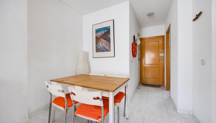 Återförsäljning - Lägenhet - Torrevieja - Playa de los Locos