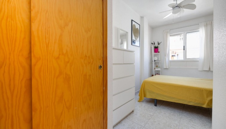 Återförsäljning - Lägenhet - Torrevieja - Playa de los Locos