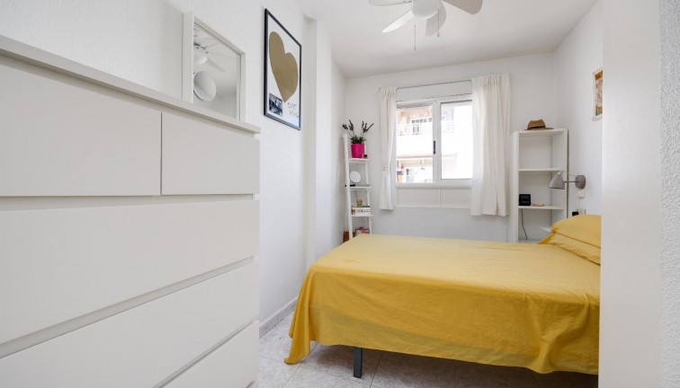 Återförsäljning - Lägenhet - Torrevieja - Playa de los Locos