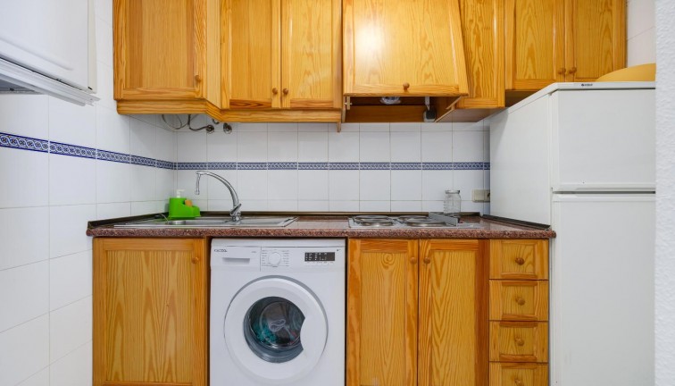 Återförsäljning - Lägenhet - Torrevieja - Playa de los Locos