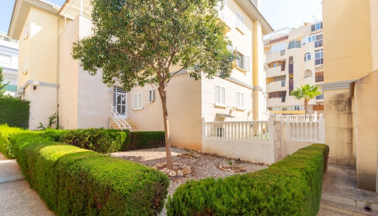 Resale - Apartment - Torrevieja - La veleta