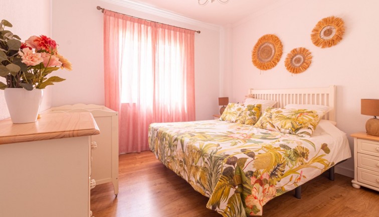 Resale - Apartment - Torrevieja - La veleta