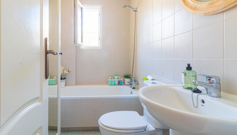 Resale - Apartment - Torrevieja - La veleta