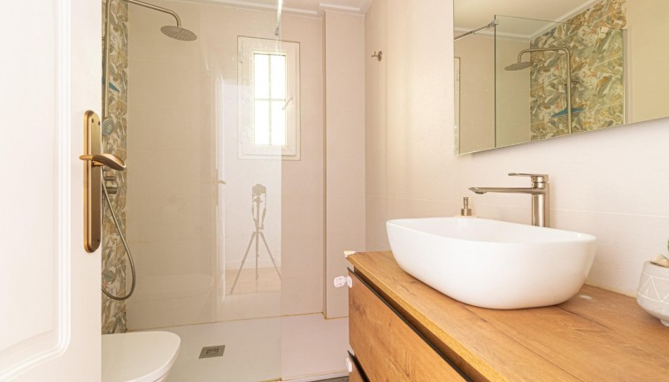 Resale - Apartment - Torrevieja - La veleta