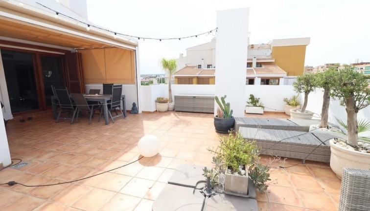Reventa - Apartamento - Apartamento en el último piso - Torrevieja - Punta Prima