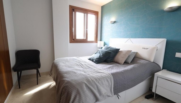 Reventa - Apartamento - Apartamento en el último piso - Torrevieja - Punta Prima