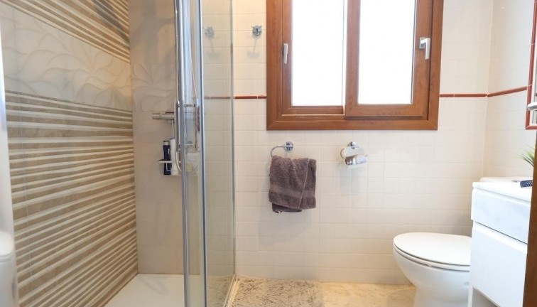 Reventa - Apartamento - Apartamento en el último piso - Torrevieja - Punta Prima