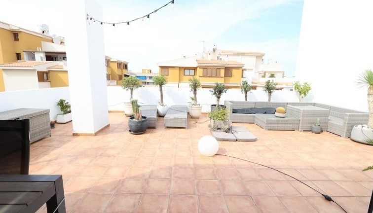 Reventa - Apartamento - Apartamento en el último piso - Torrevieja - Punta Prima