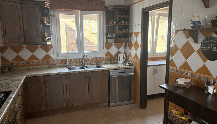 Resale - Chalet - Algorfa