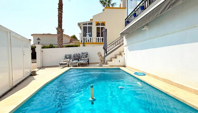 Resale - Chalet - Orihuela Costa - Villamartín