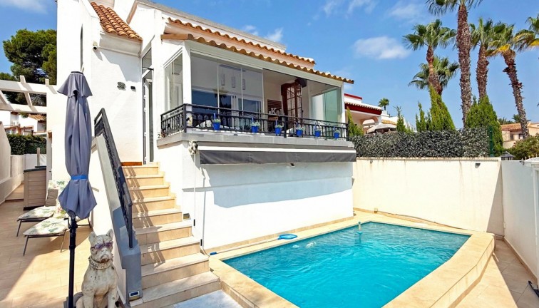 Resale - Chalet - Orihuela Costa - Villamartín