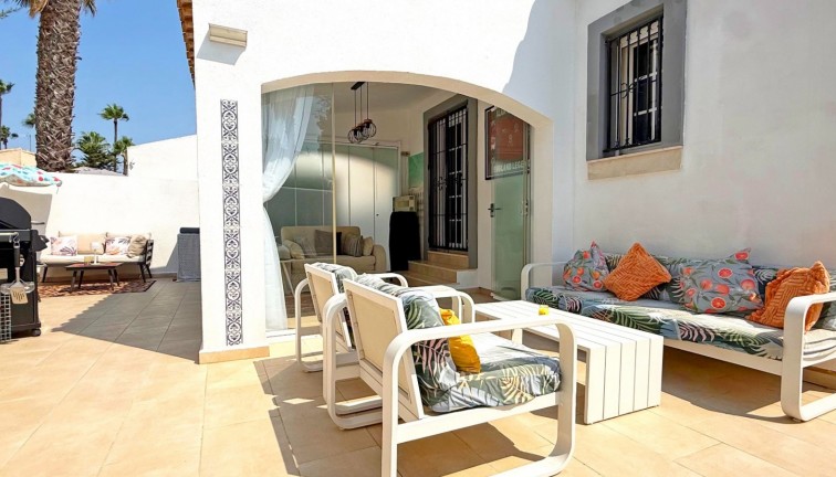 Resale - Chalet - Orihuela Costa - Villamartín