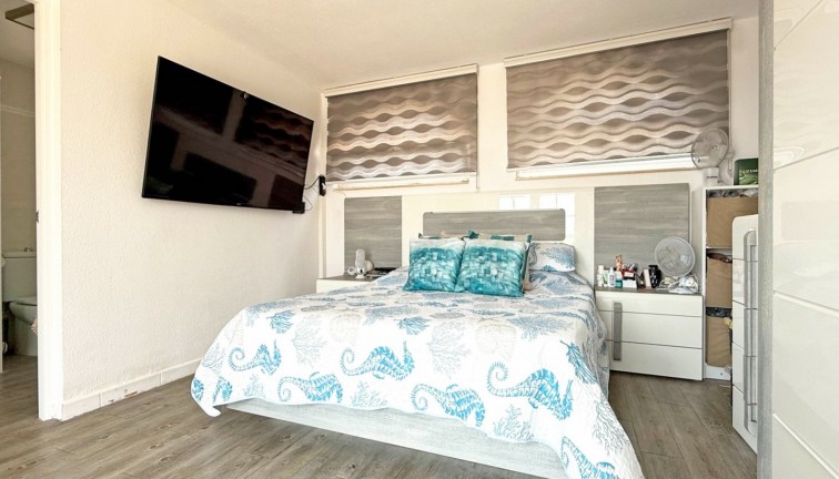 Resale - Chalet - Orihuela Costa - Villamartín