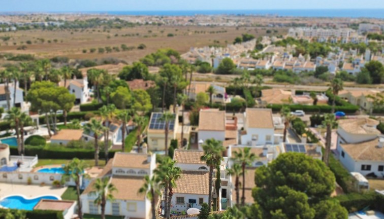 Resale - Chalet - Orihuela Costa - Villamartín