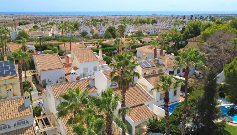 Resale - Chalet - Orihuela Costa - Villamartín