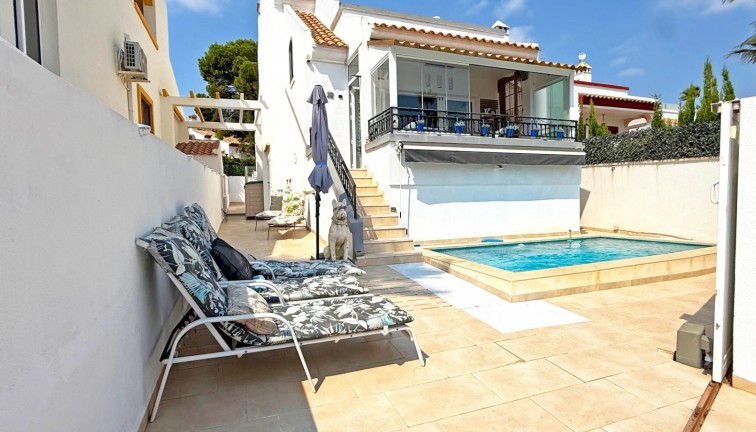 Resale - Chalet - Orihuela Costa - Villamartín