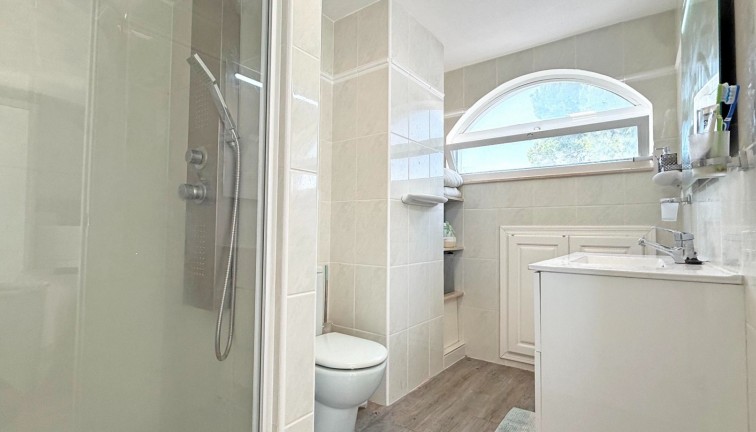 Resale - Chalet - Orihuela Costa - Villamartín