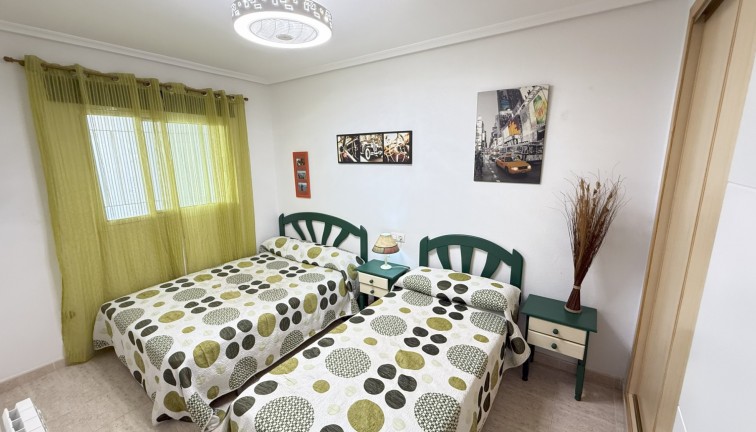 Resale - Apartment - Orihuela Costa - La Zenia